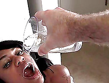 Handcuffed Woman Pee To Pour On Her Face