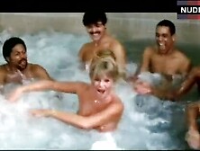 Valerie Perrine Bare Boobs In Jaccuzi – Can't Stop The Music