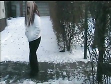 Hot Girl Pooping Outdoor In The Middle Of The Winter On Xpee