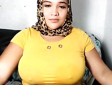 Busty Camgirl With Pierced Nipples Masturbate
