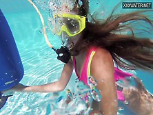 Sexy Cute Teen Irina Poplavok Swims Naked Underwater
