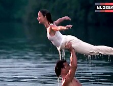 Jennifer Grey Pokies Through Wet Top – Dirty Dancing