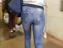 Hot Big Round Ass Go To The Train