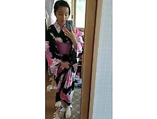 Go Out Pantyless Under Kimono!