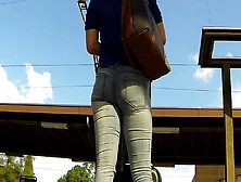Candid - Nice Ass In Jeans At Train Station