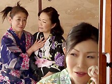 Mature Tries Scissoring With Her Sensual Asian Stepdaughter