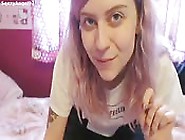 Vídeo Asmr De Una Guapa Chica De Pelo Rosa
