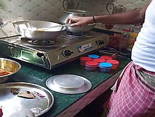 Malkin Ne Naukar Se Kitchen Me Choot Chudayi Karayi - Fireecouple
