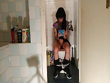 Sexy Goth Teen Pee & Crap While Play With Her Phone Pt2 Hd
