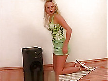 Zuzana Cernotova - Green Outfit