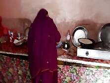 Pakistan Girl Kitchen