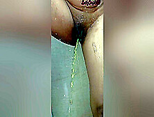 Lexi Hot Bathing Sense And Golden Shower
