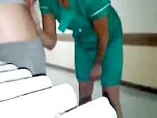 Flagra De Enfermeira Dando Rapidinha No Corredor Do Hospital