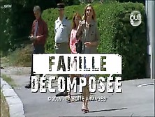Julie Gayet In Famille Décomposée (2010)