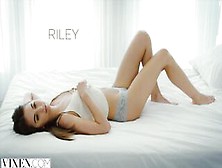 Vixen Riley Reid And Kendra Sunderland Have Hottest Lesbian Sex