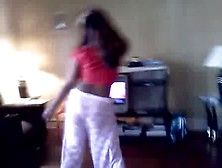 Fly705 - My Sister Dancing To Run The World. Flv