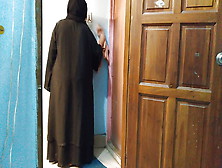 (Jabardast Choda Chudi) - Indian 55 Year Old Kee Muslim Padosee Aunty Ne Ghar Ke Safai Ke Dauran Chudai Ke - Hindi Audio