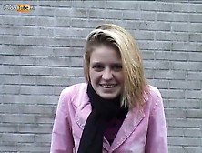 Blonde Tiener(18+) Wil Meedoen Met De Don En Ad Lift Wedstrijd