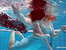 Steamy Dashka And Vesta Underwater Teens