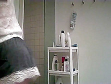 Spycam Catch Girl Takeing Shower