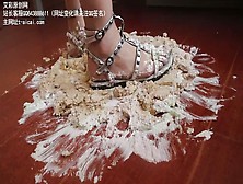 Crush Cake Asian Foot Fetish Trample 妹妹踩了我的生日蛋糕