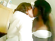 Amateur Lesbians Kiss In Cam