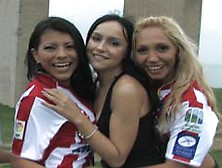 Tres Lesbianas Calentando Gijón