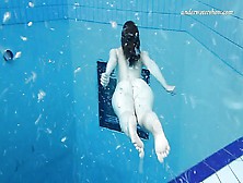 Naughty Juicy Pussy Lenka Swimming