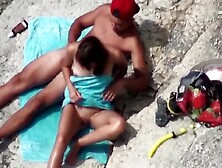 Peeping At Stepdaughter's Sex On The Beach