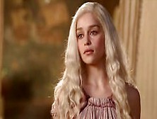 Emilia Clarke Exposed Tits Scene In Game Of Thrones
