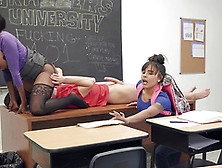 Student Forgets Her Papers While Teacher Diamond Jackson Gets Her Pussy Licked