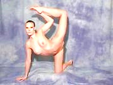 Naked Hot Teen Gymnastic Showing Her Flexible Body