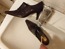 Piss In Wifes Brown Pointy Pump