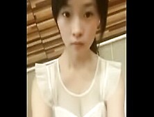 Charming Thai Teenie Dancing On Web-Cam