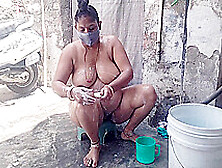 Indian Bhabhis Hot Video While Bathing